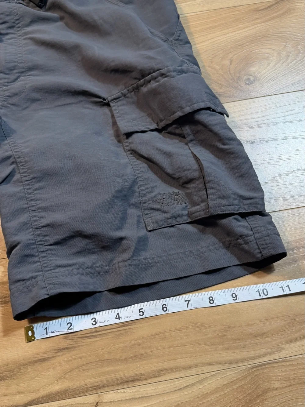 The North Face Men’s Gray Cargo Shorts Nylon Canvas Flat Front Belted Logo